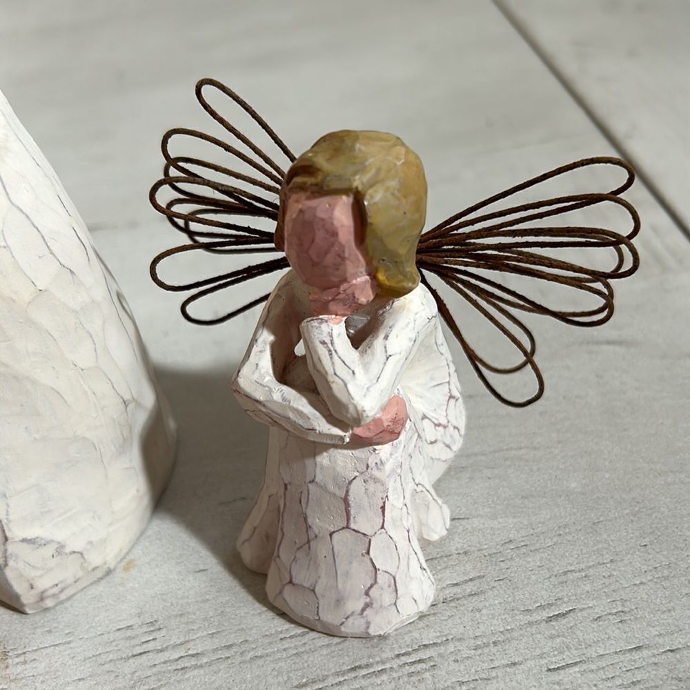 Willow Tree Heart Angels - Picture 3 of 5